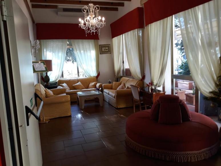 Hotel Casa Rossa Montecatini Terme Eksteriør billede