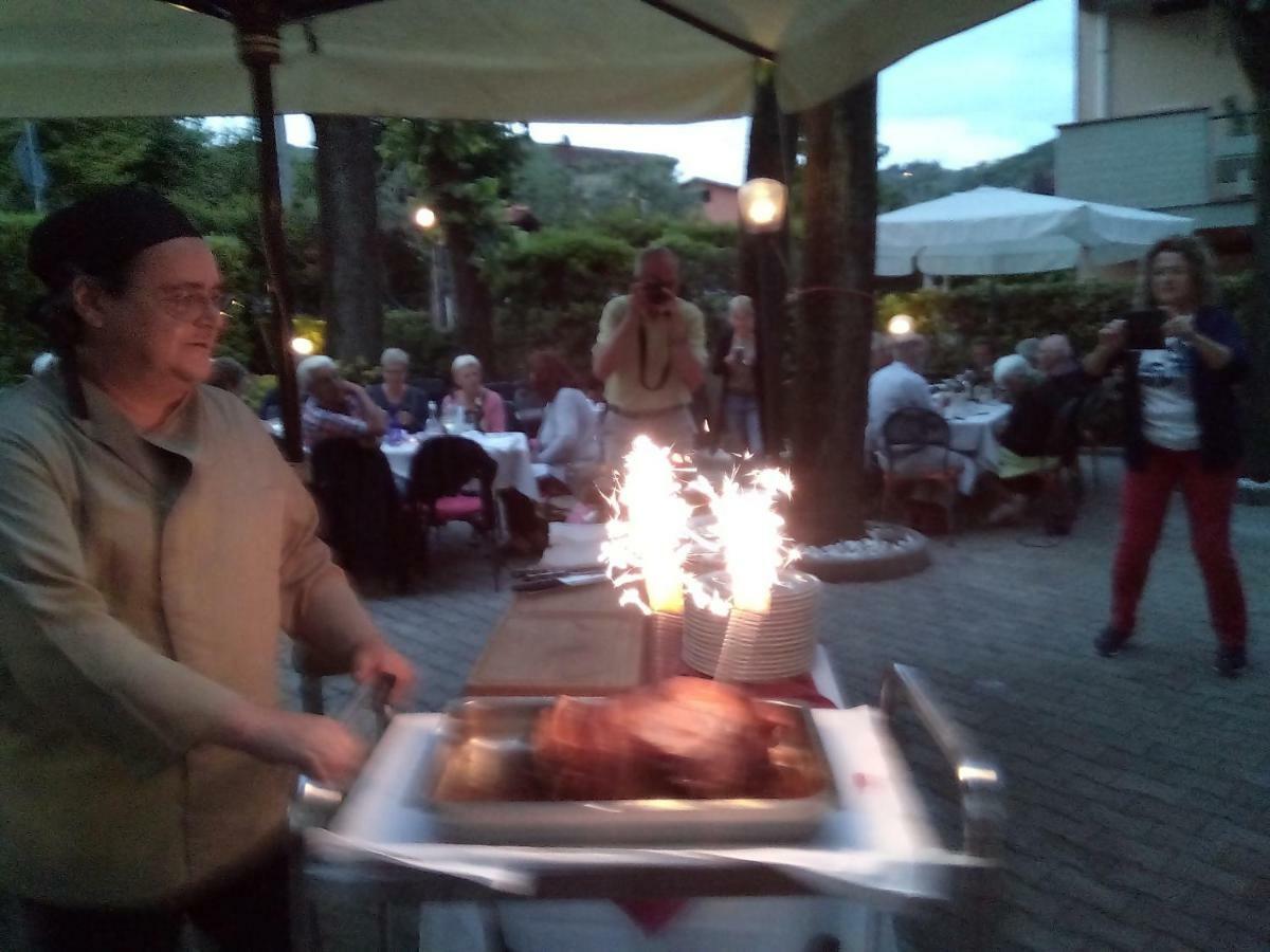 Hotel Casa Rossa Montecatini Terme Eksteriør billede