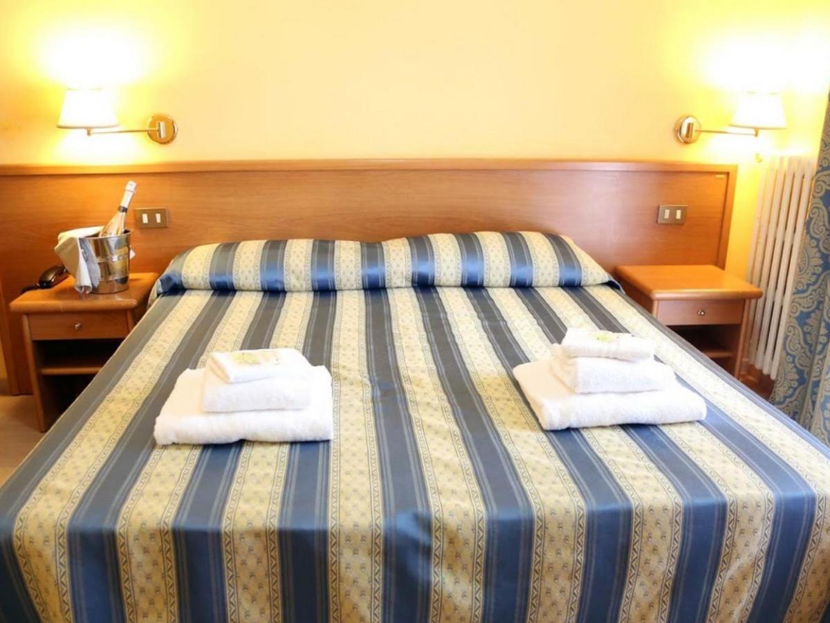 Hotel Casa Rossa Montecatini Terme Eksteriør billede